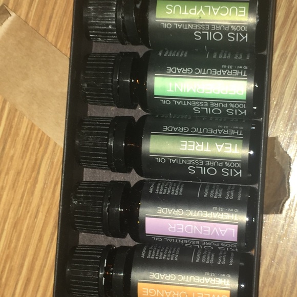 Full box of Kis essential oils - Picture 4 of 4